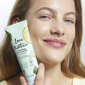 Love Nature Organic Aloe Vera and Pineapple Moisturizing Cleansing Gel