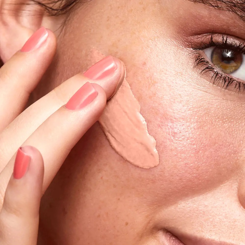 Peach Oil Extract Makeup Base and Brightener